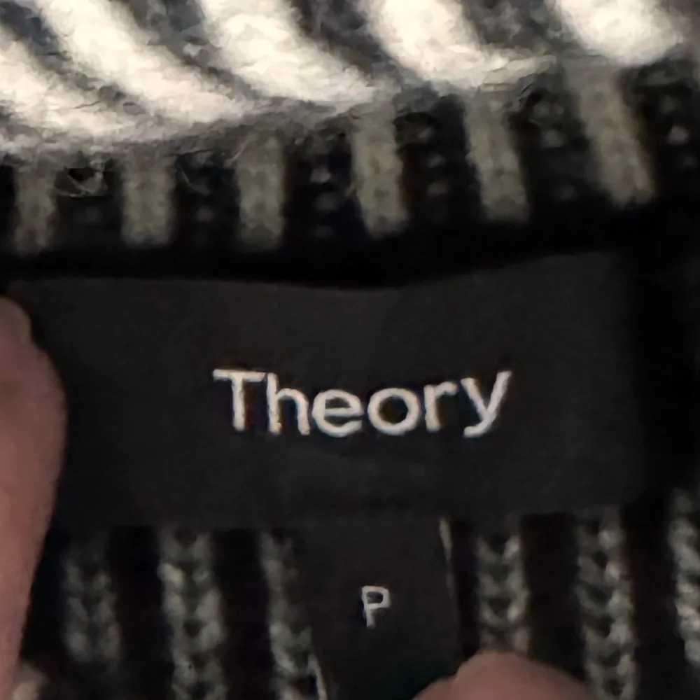 Theory 100% Cashmere Striped Turtleneck - Picture 6 of 6